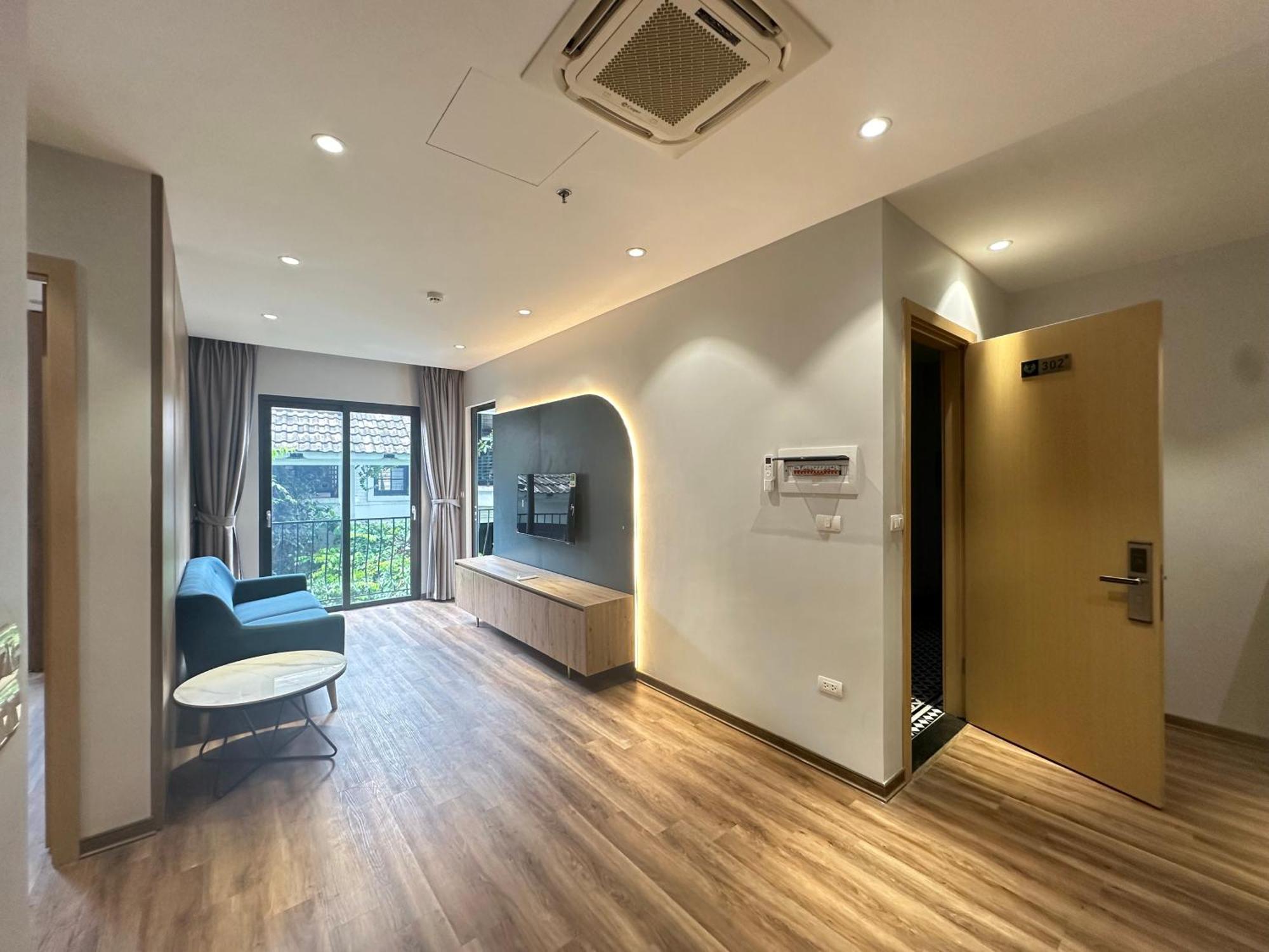 Luxe Paradise Suites Hotel To Ngoc Van Hanoi Exterior photo