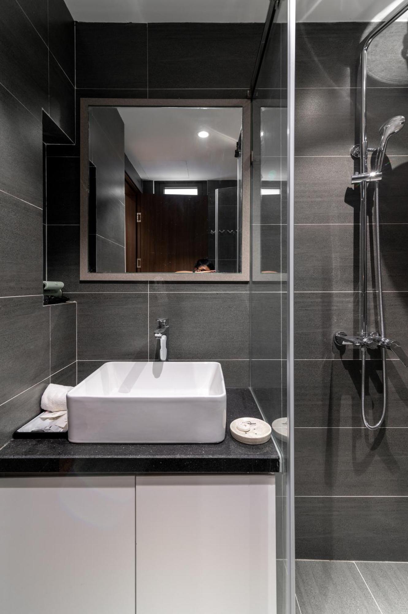 Luxe Paradise Suites Hotel To Ngoc Van Hanoi Exterior photo
