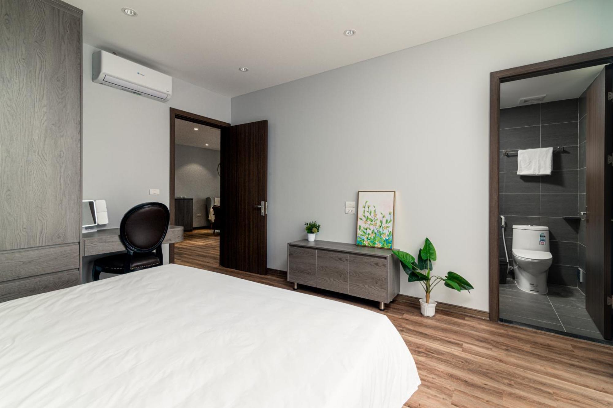 Luxe Paradise Suites Hotel To Ngoc Van Hanoi Exterior photo