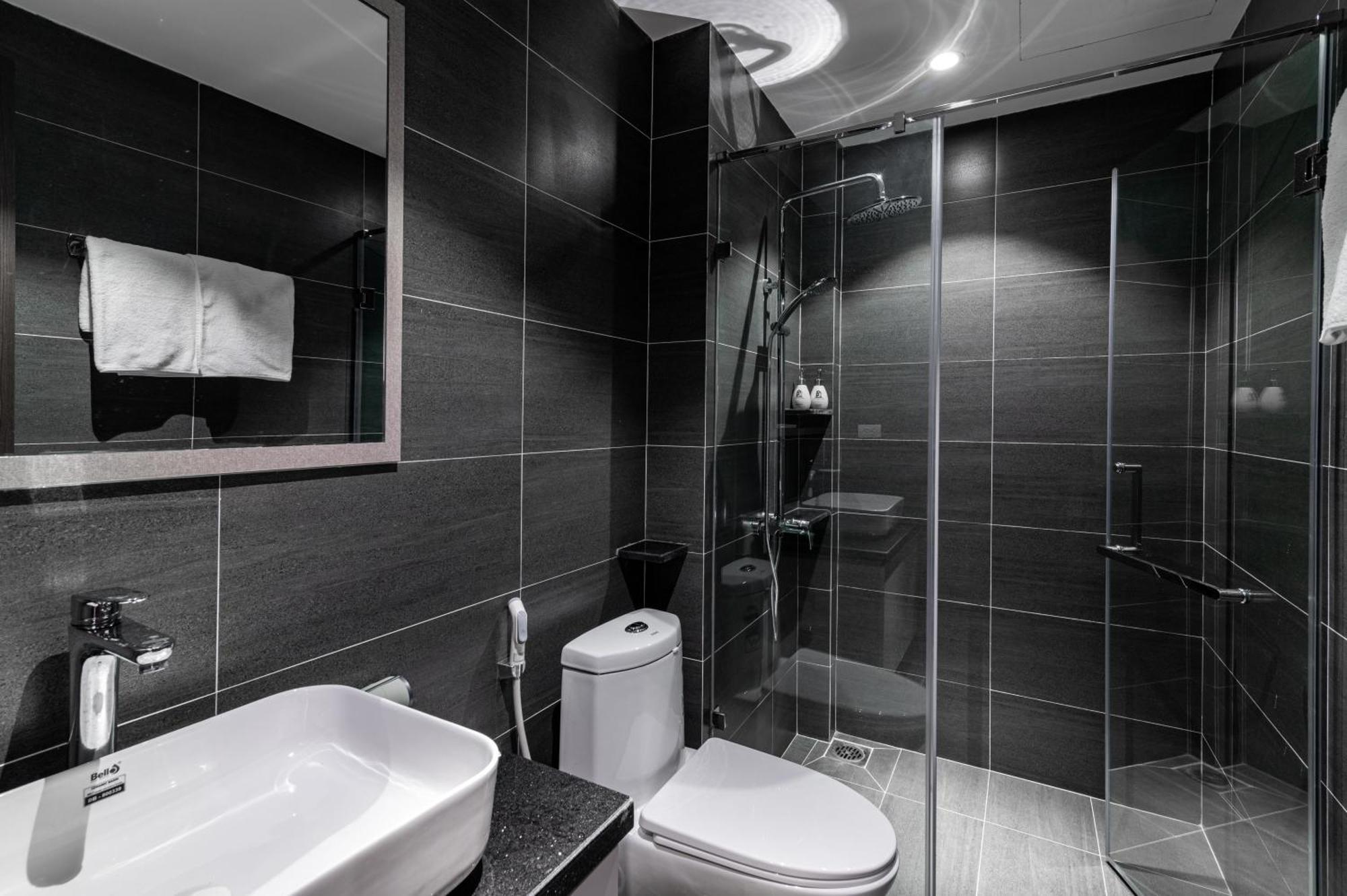 Luxe Paradise Suites Hotel To Ngoc Van Hanoi Exterior photo